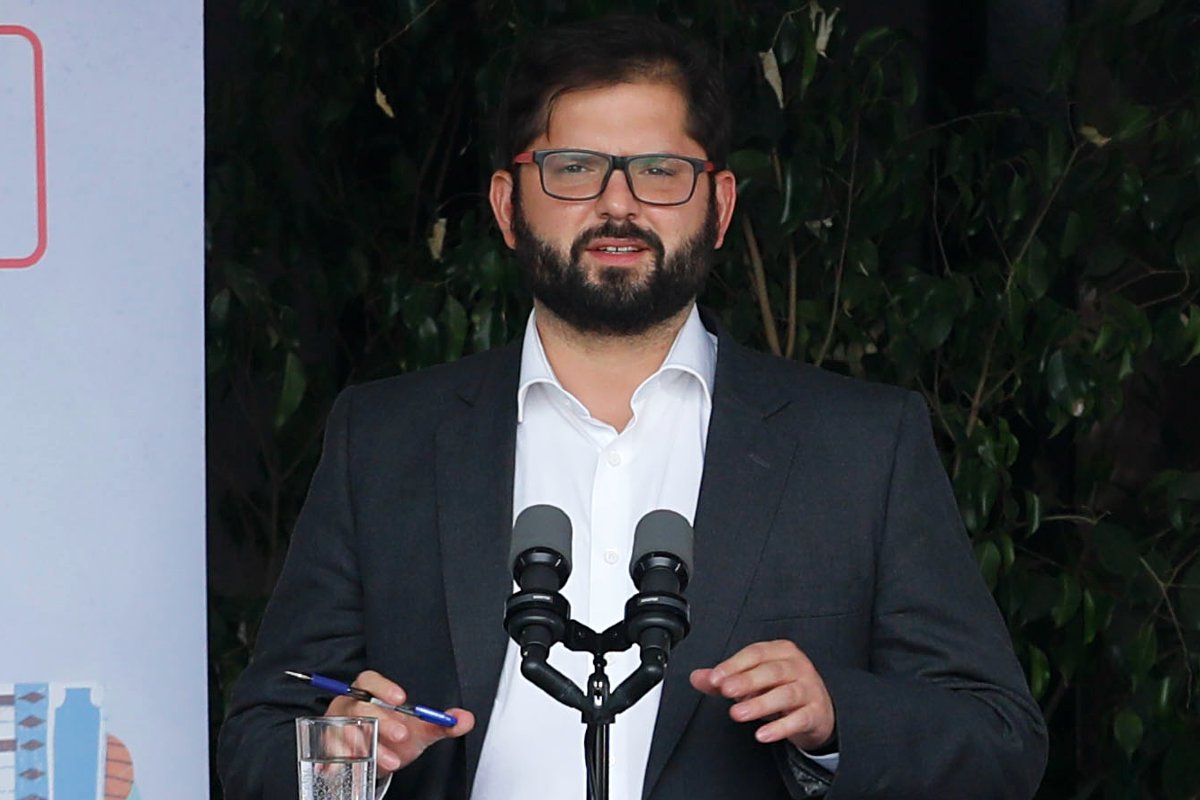 Encuestas revelaron disminución en la aprobación del Presidente Boric
