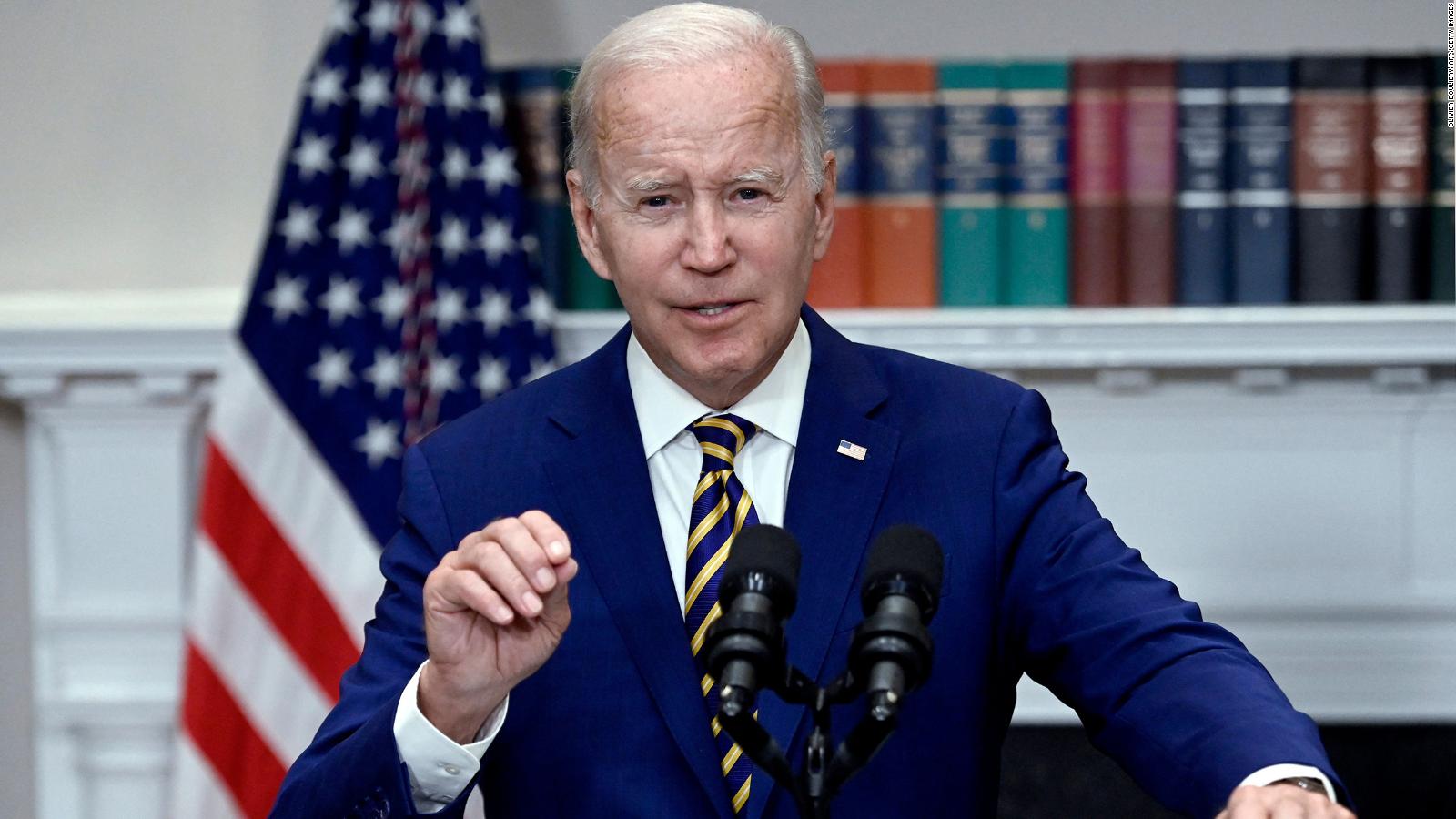 Biden anuncia un alivio para millones de personas con deudas estudiantiles