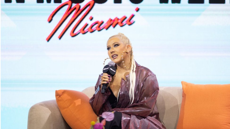 Christina Aguilera: ‘No es que te extrañe’, la canción que le habla a su padre ausente