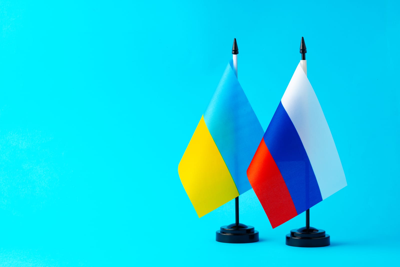 Rusia y Ucrania Realizan el Mayor Intercambio de Prisioneros de Guerra con Ayuda de EAU
