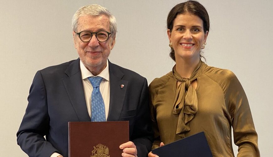 Chile e Islandia Firman Acuerdo de Working Holiday para Jóvenes
