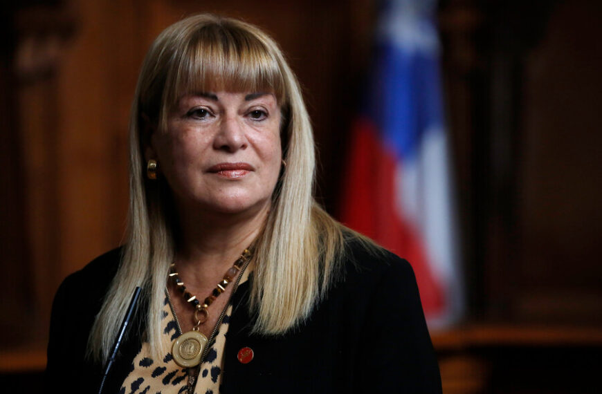 Qué es el caso de la «muñeca bielorrusa» que complica a ministra Vivanco