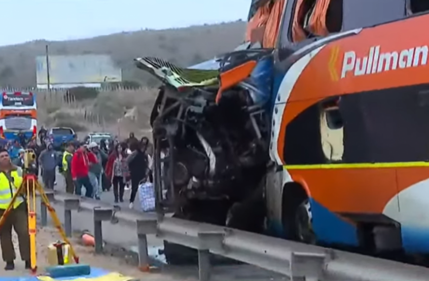 Choque de buses en Coquimbo deja seis muertos y heridos