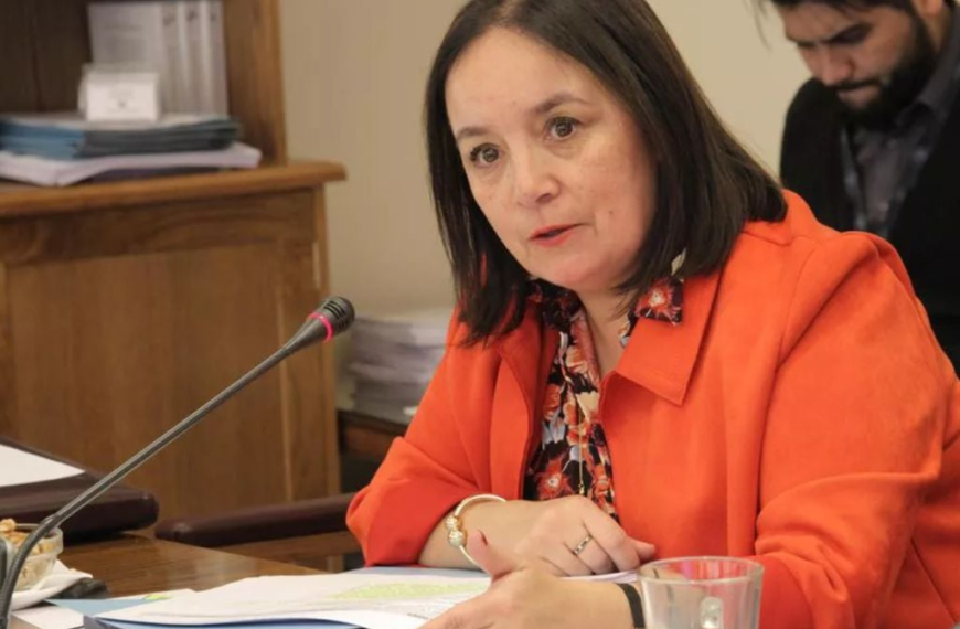 Carmen Gloria Aravena renuncia al Partido Republicano