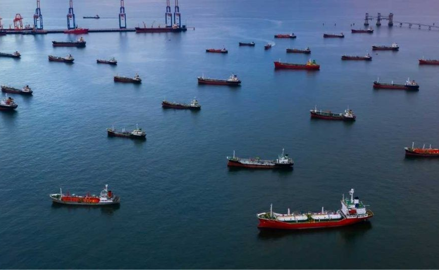 Flota en la sombra: barcos viejos que mueven petróleo ruso