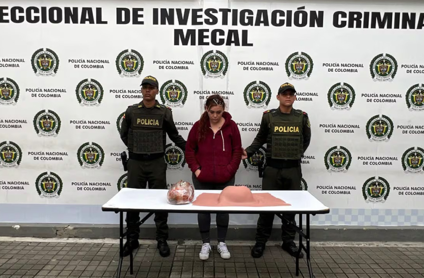 Tráfico de drogas en Colombia: Mujer usa barriga falsa