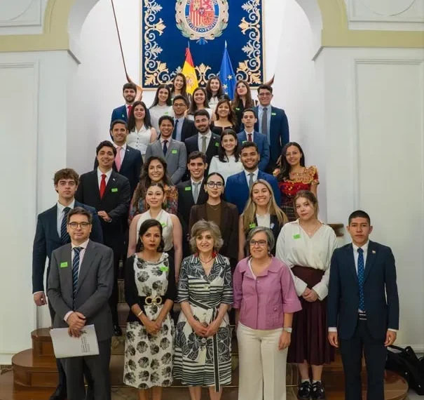 Jóvenes líderes iberoamericanos fortalecen la democracia