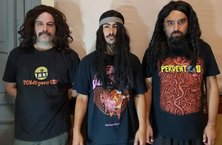 Tonto Pero Feo Regresa al Escenario de Santiago