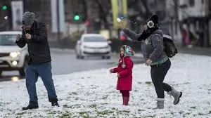 Nieve en Santiago: Lluvias y bajas temperaturas afectarán la ciudad