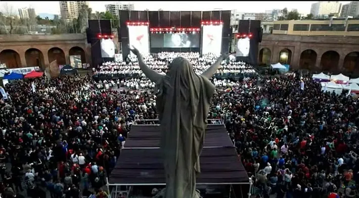 Víctor Jara: Homenaje en Plaza La Paz con Mil Voces