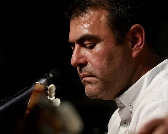 Sonetos Fluviales: La Nueva Obra de Hugo González
