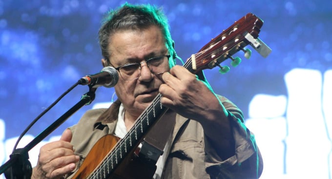 Cantos para un Hombre Infinito: Un Homenaje Inolvidable a Patricio Manns