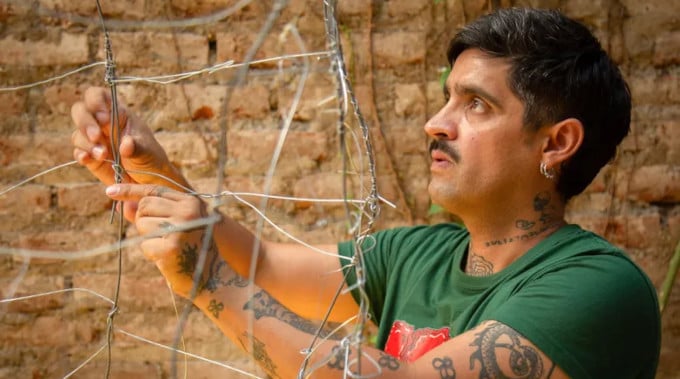 Invisibles que persisten: La exposición que transforma el arte