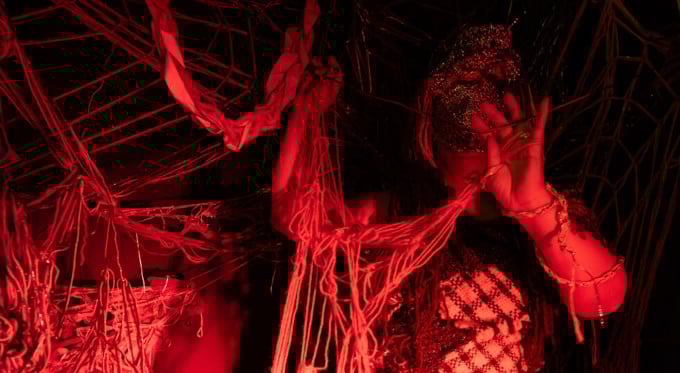 Exposición Aracne: Un viaje a través del arte textil y la comunidad