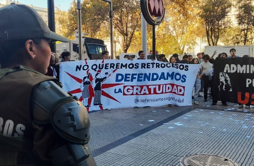 Ajuste Presupuestario en Educación: Estudiantes en Pie de Lucha