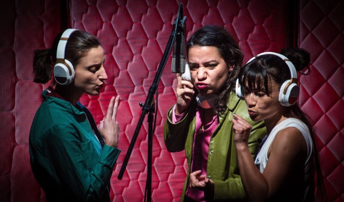 Vivir Juntas: La Obra que Revela Inesperadas Historias de Mujeres