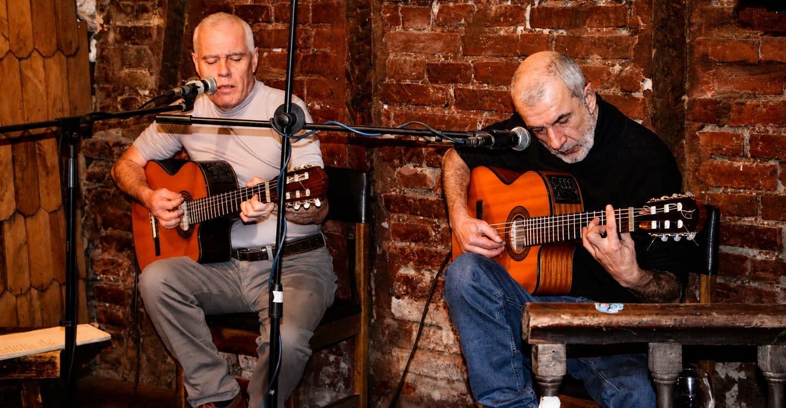 Mi Juana: Un Viaje Musical a la Autenticidad de la Raíz Chilena