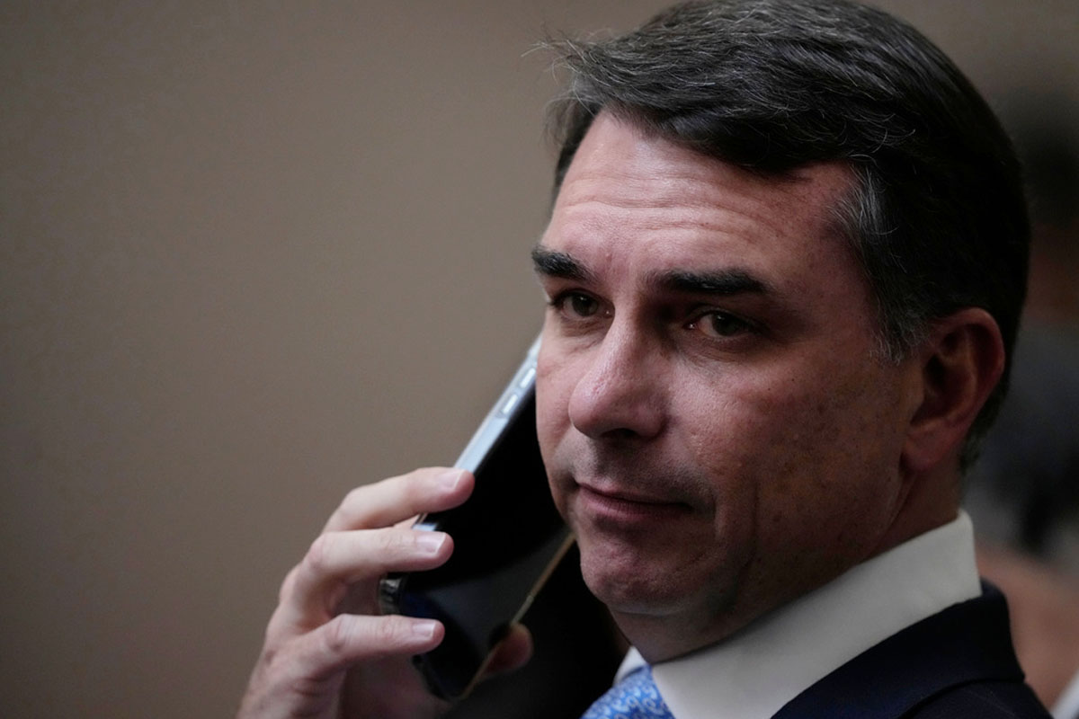 Flávio Bolsonaro: ¿Por qué huyó a Estados Unidos tras las elecciones?